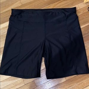 Xersion Bike Shorts with zipper on upper back XL